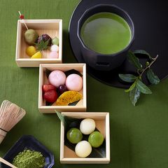 3段重に入った「こまち茶屋特製 白玉抹茶フォンデュ」1,580円(税込)