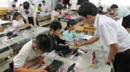栃木工業高校生によるプログラミング出前授業