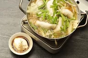 〈なかめくん〉自家製チーズ豆腐ぽん酢で食べる元祖餃子鍋