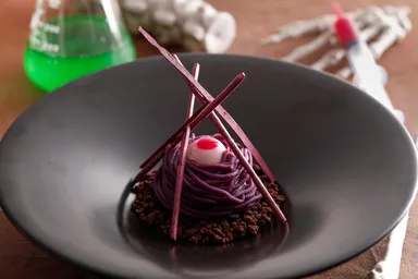 デザート　～眠りから目覚めた禁断の媚薬～　（季節のデザートハロウィーン仕立て）