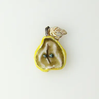 ようなし　ブローチ