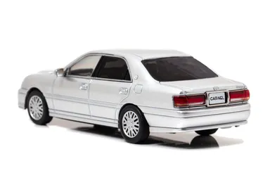 Silver Metallic：左後