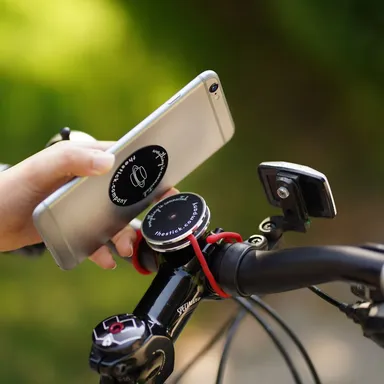 自転車にも固定できる！