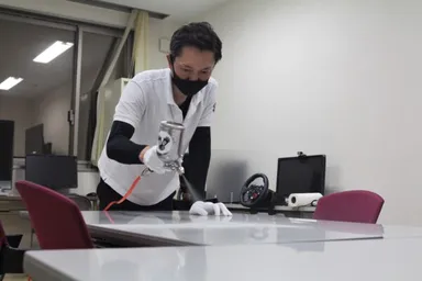 光触媒コーティングの様子(2)