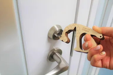 サムターン回し