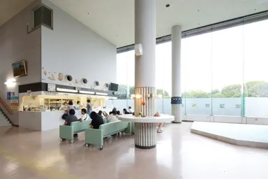 静岡県立こども病院　エントランス