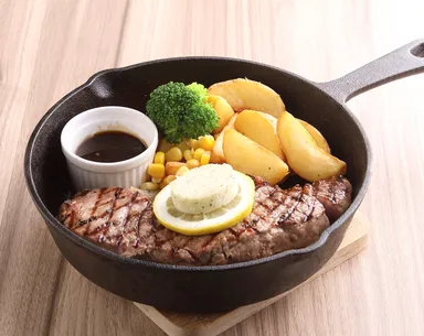 半ポンドサーロインステーキ