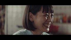 主人公を明るく支えるパートナーの“妻”役を演じた瀬戸 かほさん