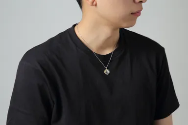 ブレーキ型ペンダントネックレス1