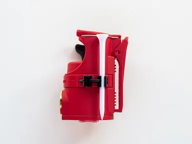 スムーズにティーの抜き差しができる