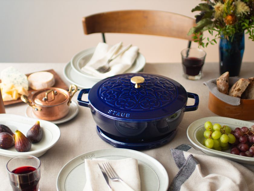 staub【新品】フルール・ド・リス フレンチオーブン24㎝ グランブルー レア