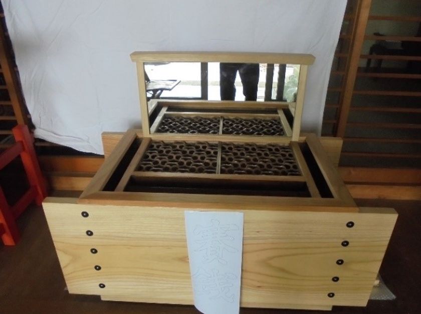 先端数理科学インスティテュート（MIMS）杉原厚吉研究特別教授の
錯覚作品が飛騨山王宮日枝神社に奉納されます