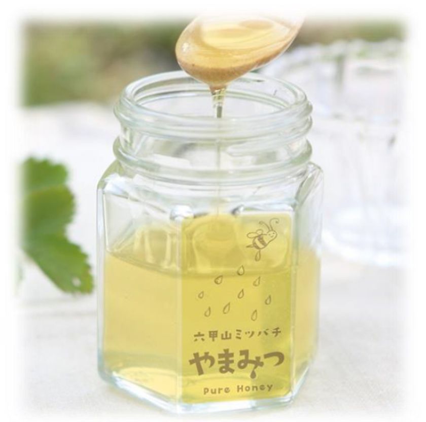 「六甲山ミツバチ やまみつ」シリーズ
今年、六甲山で採れた『アカシア蜜』
10月17日（土）より1,500個限定発売！