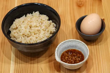 厳選卵の卵かけごはん(醤油麹添え)