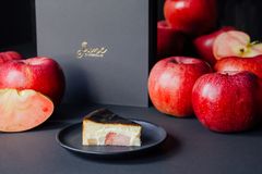 ＜日本初＞珍しい赤肉りんご“ルビースイート”を使用したりんごのバスクチーズケーキ「Ruby CHEESECAKE」が大阪のチーズケーキ専門店　June CHEESECAKEより数量限定にて11月5日(木)から予約販売開始！