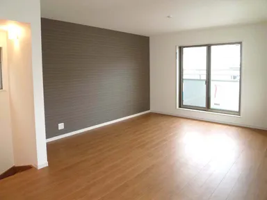 C棟のアクセントカラーのあるLDK