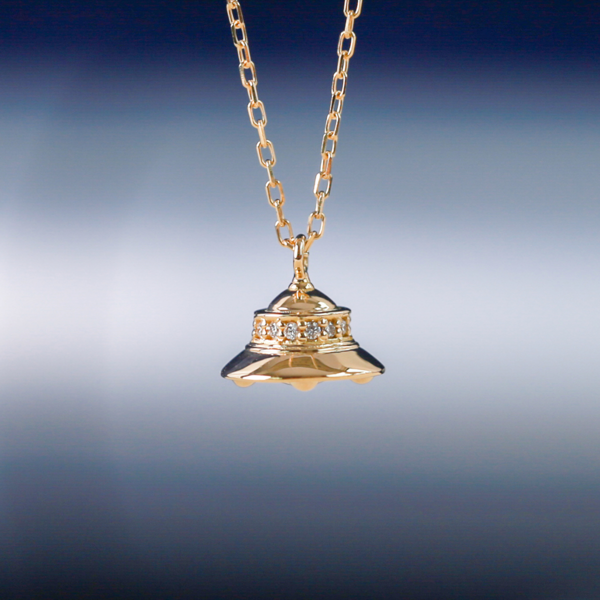 若者に人気のブランド デザイナーが細部までこだわり抜いた アダムスキー型UFO アクセサリー