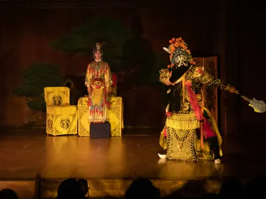 京劇様式での見得