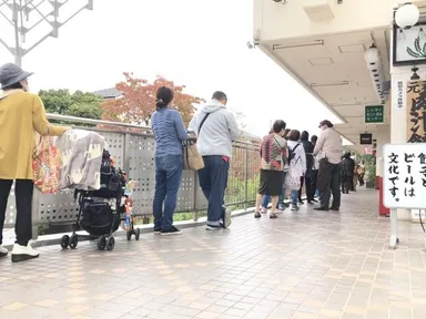 オープン初日の行列