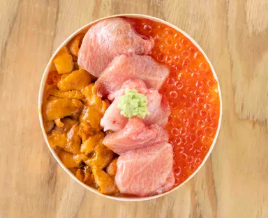 房総で贅沢丼～ウニとろイクラ～　2,780円(税抜)