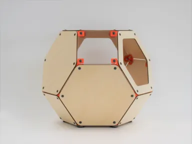 にゃんこカプセル正面より