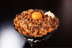 “ドカ喰い”すたみな牛焼肉丼 1,180円(税込)