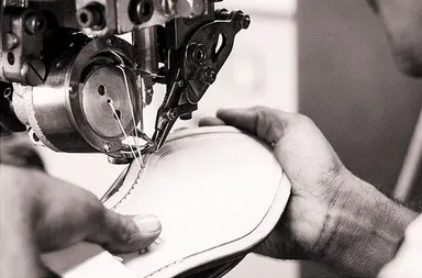 靴職人がお作りします。