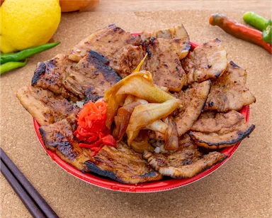 炭火焼厚切り豚丼 980円
