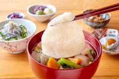 お出汁が染み込んで“たま麩”がとろ～り絶品！