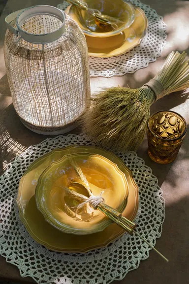 マスタードイエロー