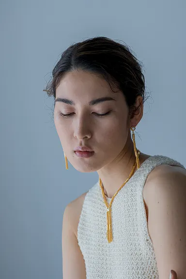 ロングフリンジピアス￥24,000 フリンジネックレス￥33,000 すべて税抜き価格