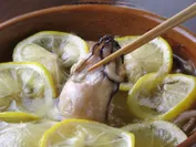 広島県産真牡蠣と瀬戸内レモンのアヒージョ1