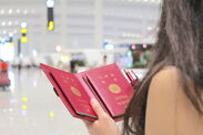 海外旅行の再開が楽しみになる二人用パスポートケース「futari passport mini」　結婚記念日・いい夫婦の日のギフトに！クラウドファンディングを11/17まで受付