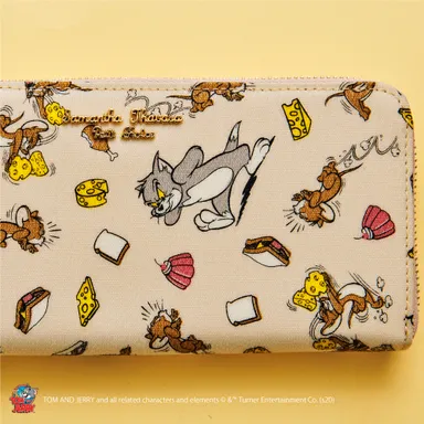 必死に逃げるジェリー、追いかけるトムの表情がキュート