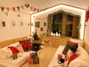 2020クリスマスルームイメージ写真。　海外のホームパーティーをイメージしたアットホームで楽しい空間。