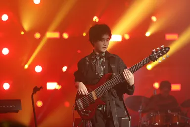 中国では音楽バラエティ番組「新声清指教」に出演