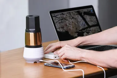 電源はUSB接続形式