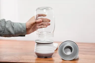 水筒・コップ・哺乳瓶など、ひっくり返してセット