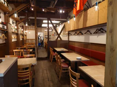 大人の肉食堂 内観