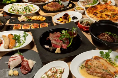 肉のメインディッシュをはじめ、ご飯もの・パスタ、おつまみや一品ものもご用意