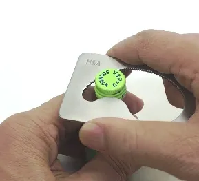 小径アルミキャップも開栓