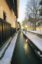 渡辺酒造店裏口を流れる瀬戸川(冬)