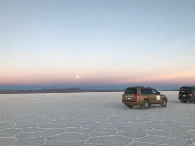 ウユニ塩湖では朝日鑑賞
