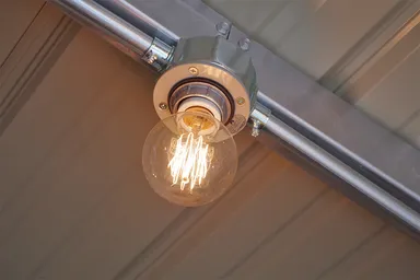 フィラメント電球