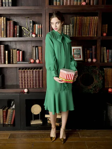 リボンタックフリルワンピース36,000円(税抜き)