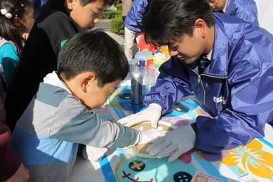 セメントで手形をつくろう！