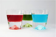 飲み物の色が映る富士山ロックグラス