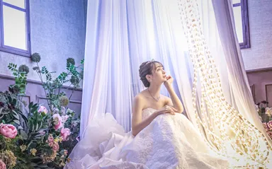 藤井サチさん(背景レタッチ後)