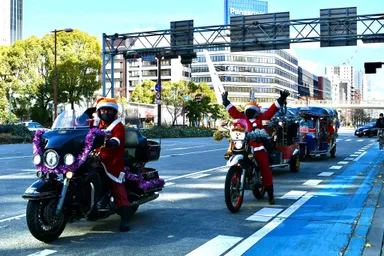 バイクで児童虐待撲滅啓蒙活動