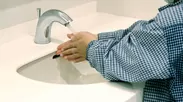 手洗いシーン